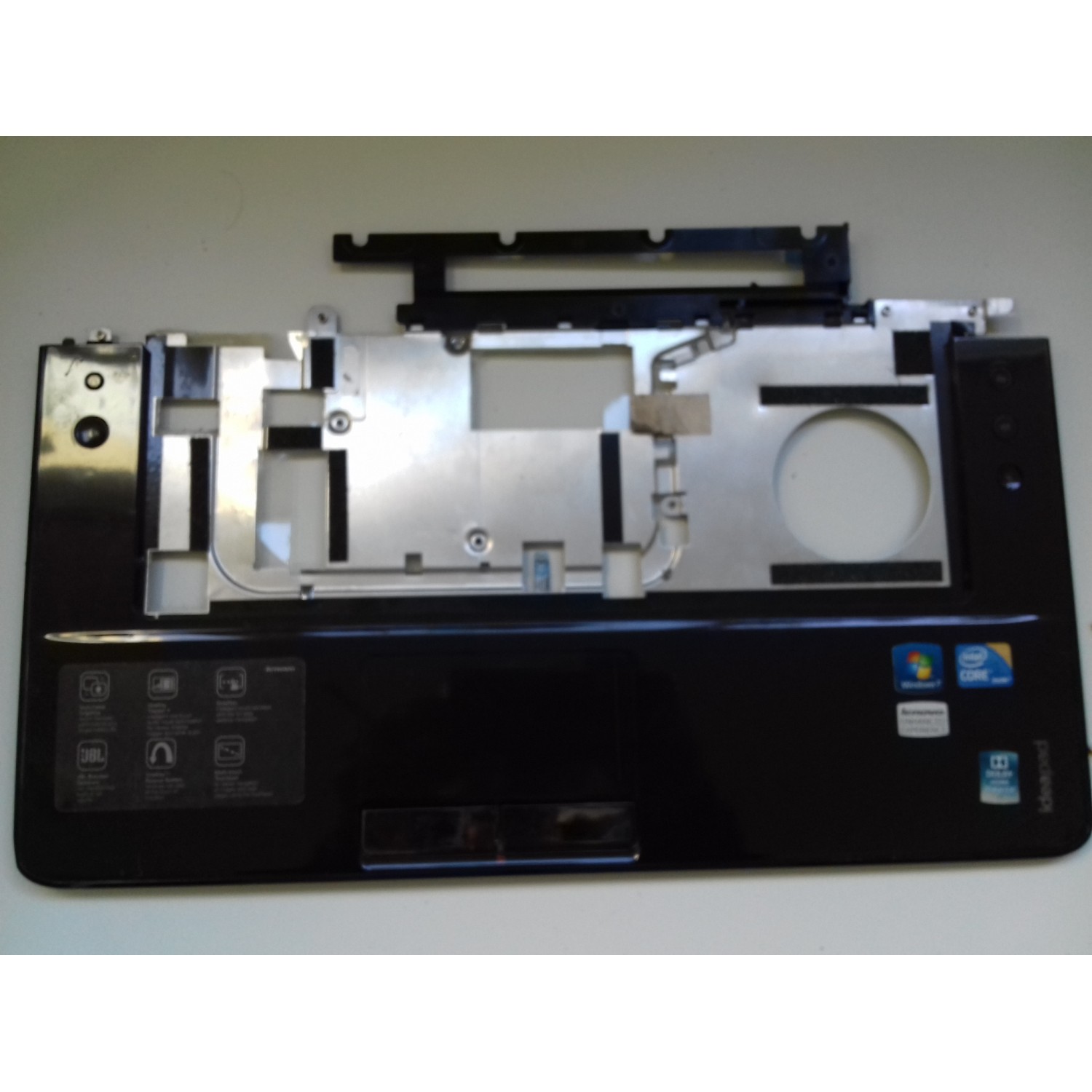 Palmrest cu touchpad Lenovo IdeaPad Y560 (EAKL3007030)